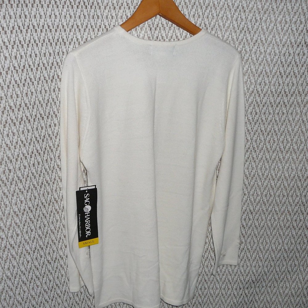 Sag Harbor Embroidered Sweater Pearl Accent S NWT - Picture 10 of 11